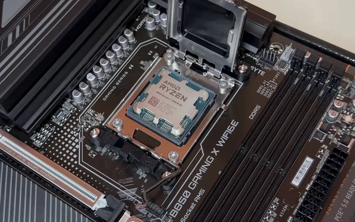 Processore AMD Ryzen installato su scheda madre Gigabyte B850