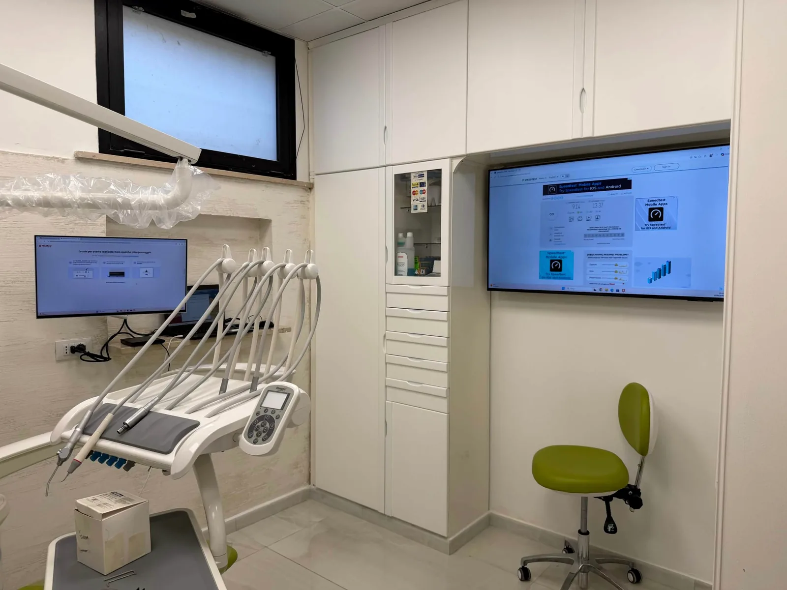 Integrazione di monitor e TV nello Studio D’Onofrio